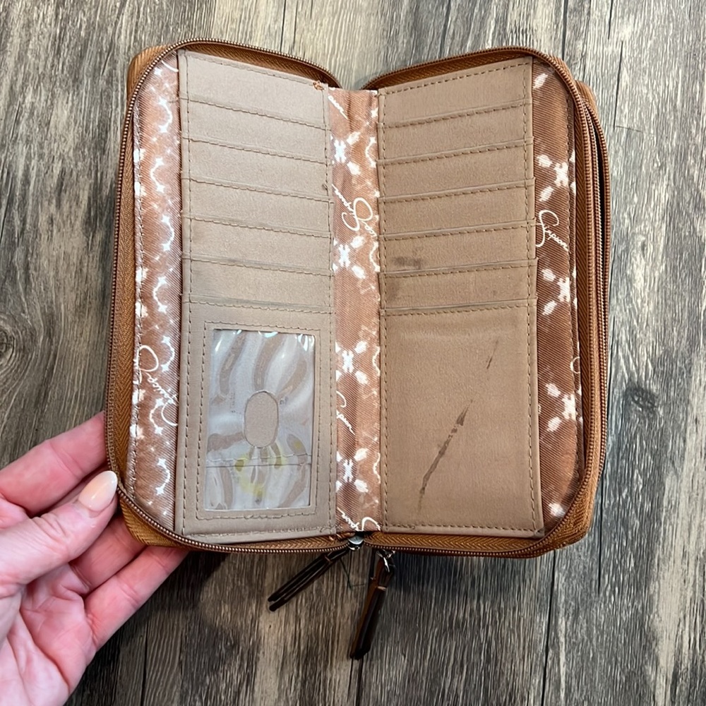 Jessica Simpson Wallet - Picture 3 of 4